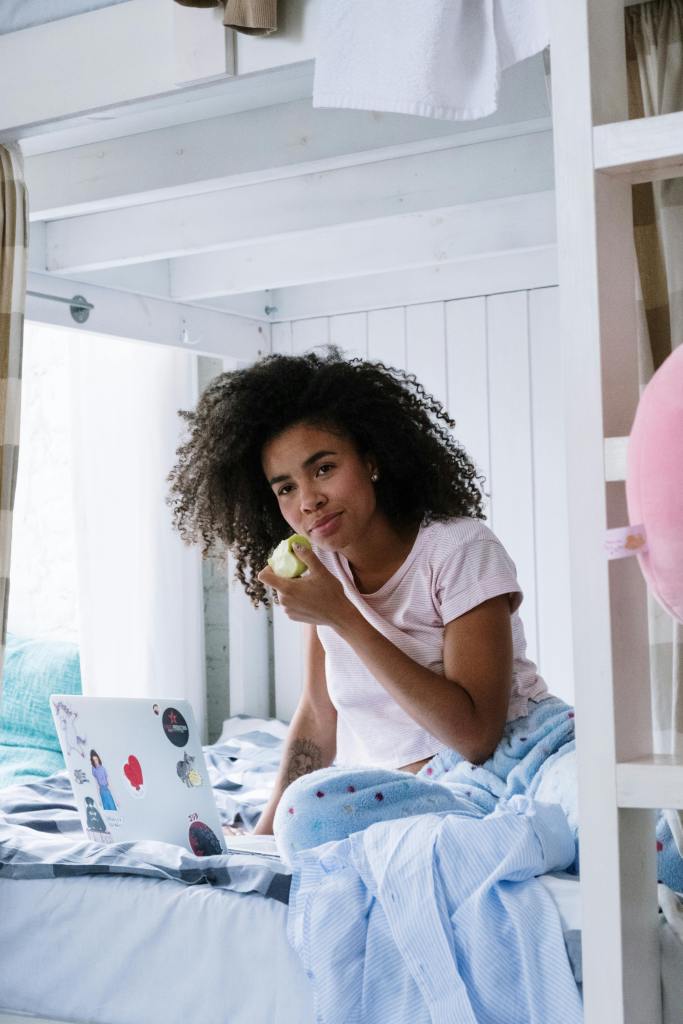 I Always Eat Apples When I Study